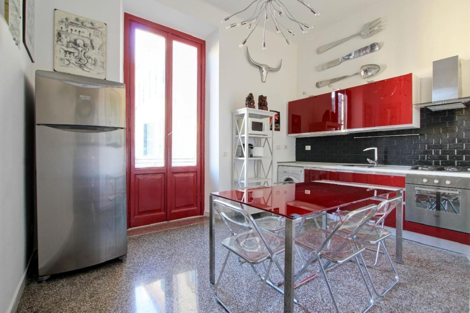 Tibullo ,Classico Ed Elegante Appartamento Rome Luaran gambar